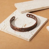 İnce İşlemeli Bakır Renk Manyetik Bileklik: Zarafet ve Sağlığın Buluşma Noktası thumbnail 2