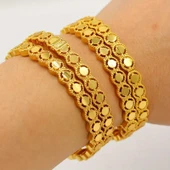 Gold Renk Özel Motif Tasarım Bilezik: Zarif ve Şık Detaylarla Göz Alıcı Parlaklık (1 Adet) - 3