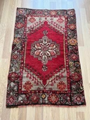 96x142 cm Kırmızı Renk El Dokuma Türk Halı, Harika Desenli ve Kondisyonlu Türk Kilim, Vintage Severler için Yün Halı - 1