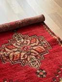 63x144 cm Vintage Yolluk, Küçük Boy El Dokuma Kırmızı Yolluk, Canlı Renkli ve Harika Kondisyonlu Ev Dekoru - 4