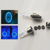 Işıklı Sibop Kapağı - Gece Sürüşleri İçin LED Lastik Aksesuarı - 1