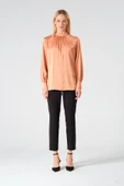 Yaka Detaylı Saten Bluz Camel - 9