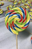 şekeyci Büyük Yuvarlak Çubuklu Lolipop 28gr Sosyete Şekeri 150 Adet (STANT DAHİLDİR.) - 2