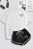 macklin Kadın Kalp Pati Baskılı Oversize T-shirt ve Biyeli Yırtmaçlı Detaylı Mini Şort & Biyeli Şortlu Takım - 1