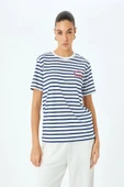 Koton Baskı Detaylı Bisiklet Yaka Pamuklu Çizgili Tişört thumbnail 3