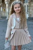 Kız Çocuk Güpür Ve İnci Şerit Detaylı Ceket Asimetrik Kesim Piliseli Bej Etekli Takım thumbnail 1
