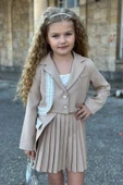 Kız Çocuk Güpür Ve İnci Şerit Detaylı Ceket Asimetrik Kesim Piliseli Bej Etekli Takım thumbnail 7