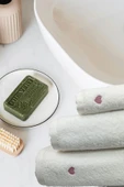 3 Parça Kalp Nakışlı Banyo Havlusu Takımı %100 Pamuklu Lovely Set - 8
