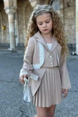 Kız Çocuk Güpür Ve İnci Şerit Detaylı Ceket Asimetrik Kesim Piliseli Bej Etekli Takım thumbnail 2