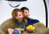 thekilig Mutlu Çift Aşıklar Biblo - Sevgili Işıklı Biblo - Koltukta Film İzleyen Aşıklar - 2