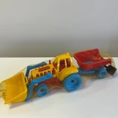 Sarı Kırmızı Mavi Renkli Şirin Kum Kepçesi Kürekli ve Kum Taşıyıcılı Traktör | 43x15 Cm | Mavi Su Dünyası - 1