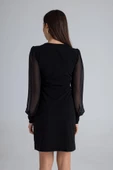 Kadın Kare Yaka Kolları Tül Sandy Kumaş Fırsat ürün Mini Siyah Elbise - 5