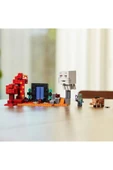 ® Minecraft® Nether Geçidi Pususu 21255  - 8 Yaş ve Üzeri İçin Yapım Seti (352 Parça) - 8