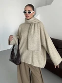 Bej Bisiklet Yaka Atkılı Oversize Kazak - 1