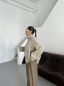 Bej Bisiklet Yaka Atkılı Oversize Kazak - 9