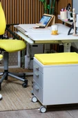 Creo Mobili Çekmeceli Kilitli Tekerlekli Vega Keson, Oturulabilir Ofis ve Ev Komodini, Beyaz/Sarı - 7