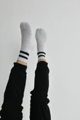 Gri Fitilli Siyah Çizgi Desenli Pamuklu  Spor Unisex Çorap - 2