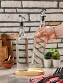 2'li Ahşap Stantlı Damlatmaz Zeytinyağı Sıvıyağ Şişesi Cam Yağdanlık Seti 750ml - 2