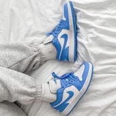 Nike Air Jordan Low Unc Blue thumbnail 2