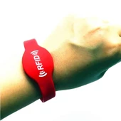 Alkatronik 13.56Mhz Rfid Manyetik Bileklik Kırmızı Su Geçirmez Silikon Proximity Göstergeç 13.56 Mhz Kapı Geçiş thumbnail 2