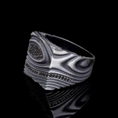 Desenli Taşlı Oksitli Gümüş Erkek Yüzük thumbnail 2