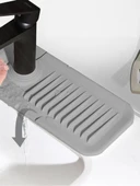 Elastik Mutfak Banyo Musluk Matı Düzenleyici Kaydırmaz Taban Organizer Lavabo Kenar Matı - 5