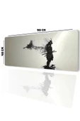 SonicTouch UltraGrand Kuzgun ve Samuray Dikişsiz Xxl Gaming Oyuncu Masaüstü Siyah Beyaz Klavye Mouse Pad 40x90Cm - 1