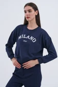 Trend Kadın Hem şehirli hem de rahat stilin mükemmel buluşması olan bu sweatshirt - 6