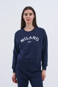 Trend Kadın Hem şehirli hem de rahat stilin mükemmel buluşması olan bu sweatshirt - 1