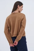 Trend Kadın Hem şehirli hem de rahat stilin mükemmel buluşması olan bu sweatshirt - 10