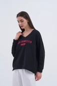 Trend Kadın Yeni "SAN FRANCISCO" yazılı sweatshirt ile şehir hayatının enerjisini üzerinizde taşıyın - 4