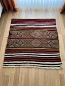 122x125 cm Çizgili Türk Kilim, Ender Bulunan Akrep Motifli El Dokuma Kilim, Yumuşak ve Şık Zemin Halısı - 1