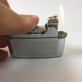 Atatürk İmzalı İbelo Tarz Gazlı Çakmak Gümüş Renk thumbnail 2