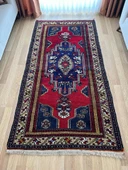 124x240 cm Canlı Kırmızı ve Mavi El Dokuma Türk Kilimi, Nostaljik Uşak Halısı, Yüksek Kaliteli Yün Halı, Özel Tasarım - 1