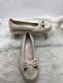 ÇİĞDEM BEJ DERİ ÖNÜ DELİKLİ, FİYONKLU KADIN BABET thumbnail 1