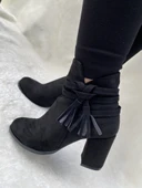 ÇİĞDEM YANI PÜSKÜLLÜ SİYAH SÜET TOPUKLU BOT ( ESF) thumbnail 1