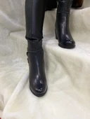 ÇİĞDEM GERÇEK DERİ SİYAH SÜS FERMUARLI TOPUKLU KADIN BOT (B5) thumbnail 2