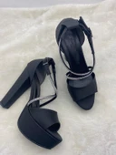 ÇİĞDEM SİYAH SATEN ÇAPRAZ TAŞ BANTLI PLATFORM TOPUKLU AYAKKABI thumbnail 6