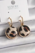 Pirinç Gold Renk Leopar Desenli Daire Model Kadın Küpe - TJ-BKP9878 - 1