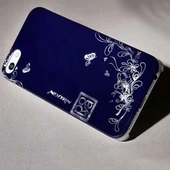 Apple iPhone SE/5S/5 Nillkin Marka Desenli Sert Kauçuk Kılıf (Flower 2) - Lacivert thumbnail 3