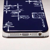 Apple iPhone SE/5S/5 Nillkin Marka Desenli Sert Kauçuk Kılıf (Flower 3) - Lacivert thumbnail 3