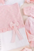 Dantel İşlemeli Kabartmalı 10 Parça Kız Bebek Hastane Çıkışı Kutulu %100 Pamuk thumbnail 5