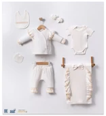 Yakası Fırfır Detaylı Kız Bebek 7 Parça Battaniyeli Hastane Çıkışı Seti thumbnail 3