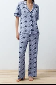 Tarz Rahat Kısa Kollu Boru Paça Desenli Biyeli Örme Pijama Takımı - 1