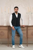 Woolen World Regular Fit Ön Cepli Kolsuz Bitik Desenli Triko Yelek - 1
