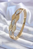 316L Çelik Gold Renk Arpa Model Zirkon Taş Detay Kadın Kelepçe Bileklik - TJ-BB5600 - 1
