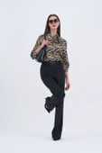 Trend Kadın Yeni İkili Takım Siyah Pantolon ve Zebra Desenli Bluz - 1