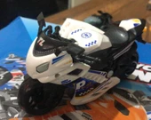 Oyuncak Sürtmeli Polis Motorsikleti 15 cm Beyaz Model Motorsiklet - 1