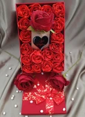 İnci Mode İyiki Doğdun 18+1 Çiçekli Kutu Hediyelik Çiçek Kutusu Kırmızı - 1