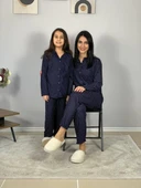 Anne Kız Kombin Önden Düğmeli Bebe Yaka %100 Pamuk Pijama Takımı (Lacivert Noktalı) - 3